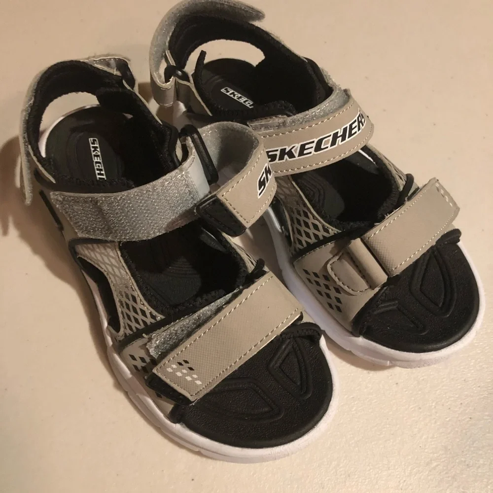 🌻 Skechers Lightup Sandals